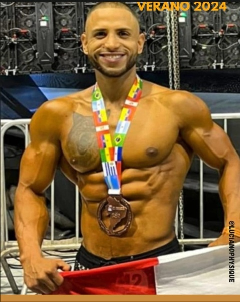 Luciano.jpg1.jpg3.jpg4